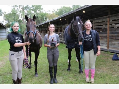 Dexter High School Equestrian Team Gallops Their Way to Regionals