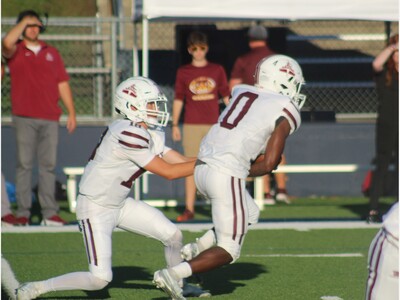 Dexter Keeps Pace in the SEC Red with Rout