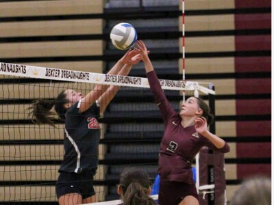 Dexter Voll﻿﻿﻿eyball Falls to State-Ranked Bedford