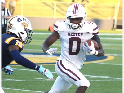 Dexter Rolls Over Lincoln for Sixth Straight Win