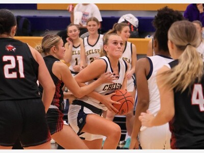 Lay's Big Night Lifts Bulldogs Past Western