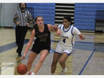 Dexter Girls Roll to Pair of SEC Red Wins