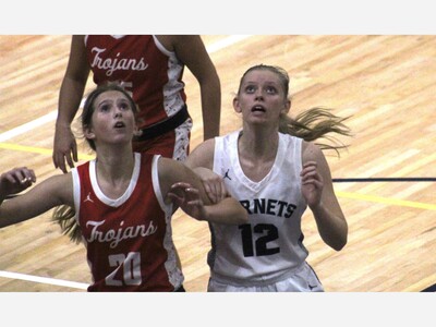 Hornets rout Lincoln to keep pace in SEC Red