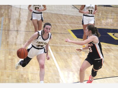 Chelsea Girls Close in on SEC White Title