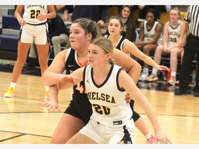 Chelsea Girls Move atop SEC White Standings