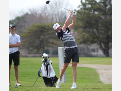 Chelsea Golfers Open with Pair of Wins