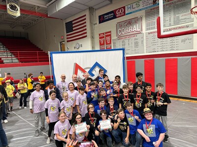 Saline Middle Schoolers are excelling at robotics