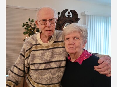 Dexter couple shares their 70th wedding anniversary with all four of their senior  children ! ﻿