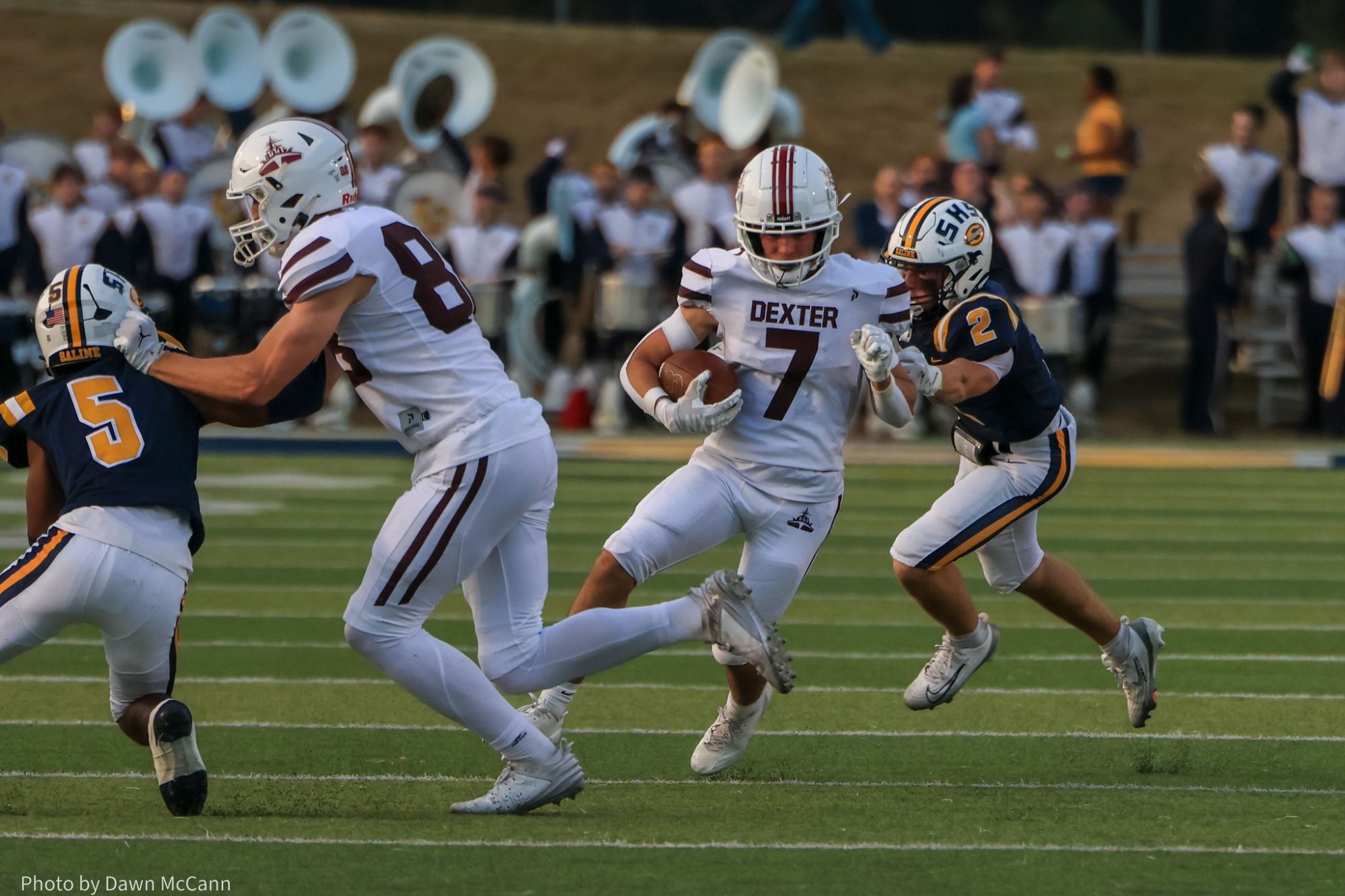 Dreads Rout Bedford to Stay in Red Title Hunt