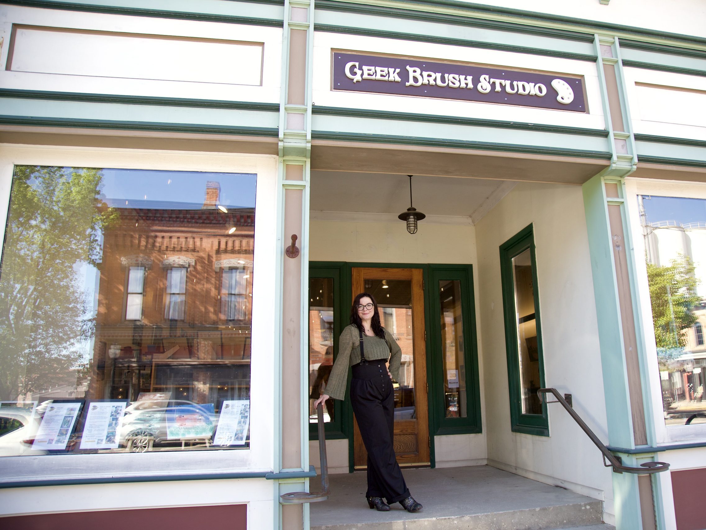 DraganPopArt Brings a ‘Beautiful Mess’ of Nostalgia to Chelsea’s Geek Brush Studio