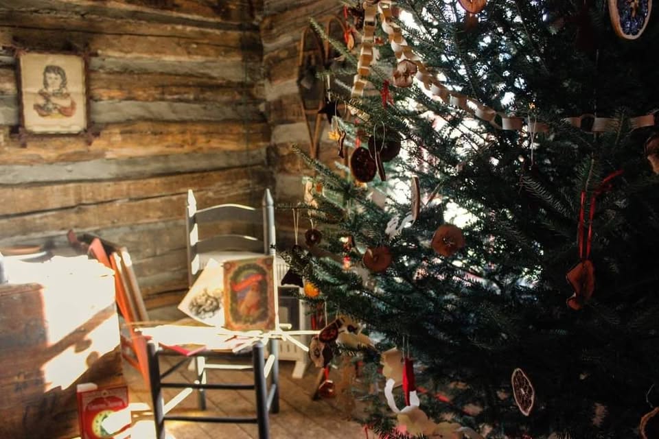 Dewey School Hosts Historical “Christmas on The Farm”