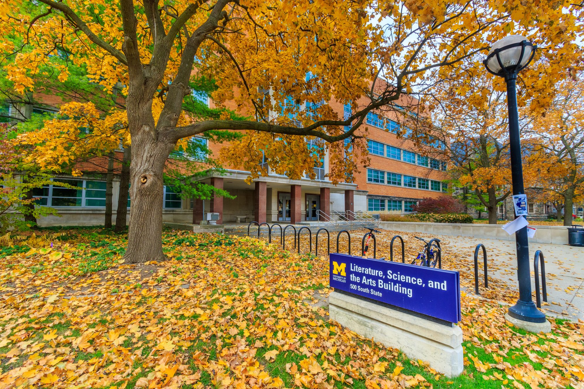 U-M Tops $2.16 Billion in Research as New Initiatives Take Hold