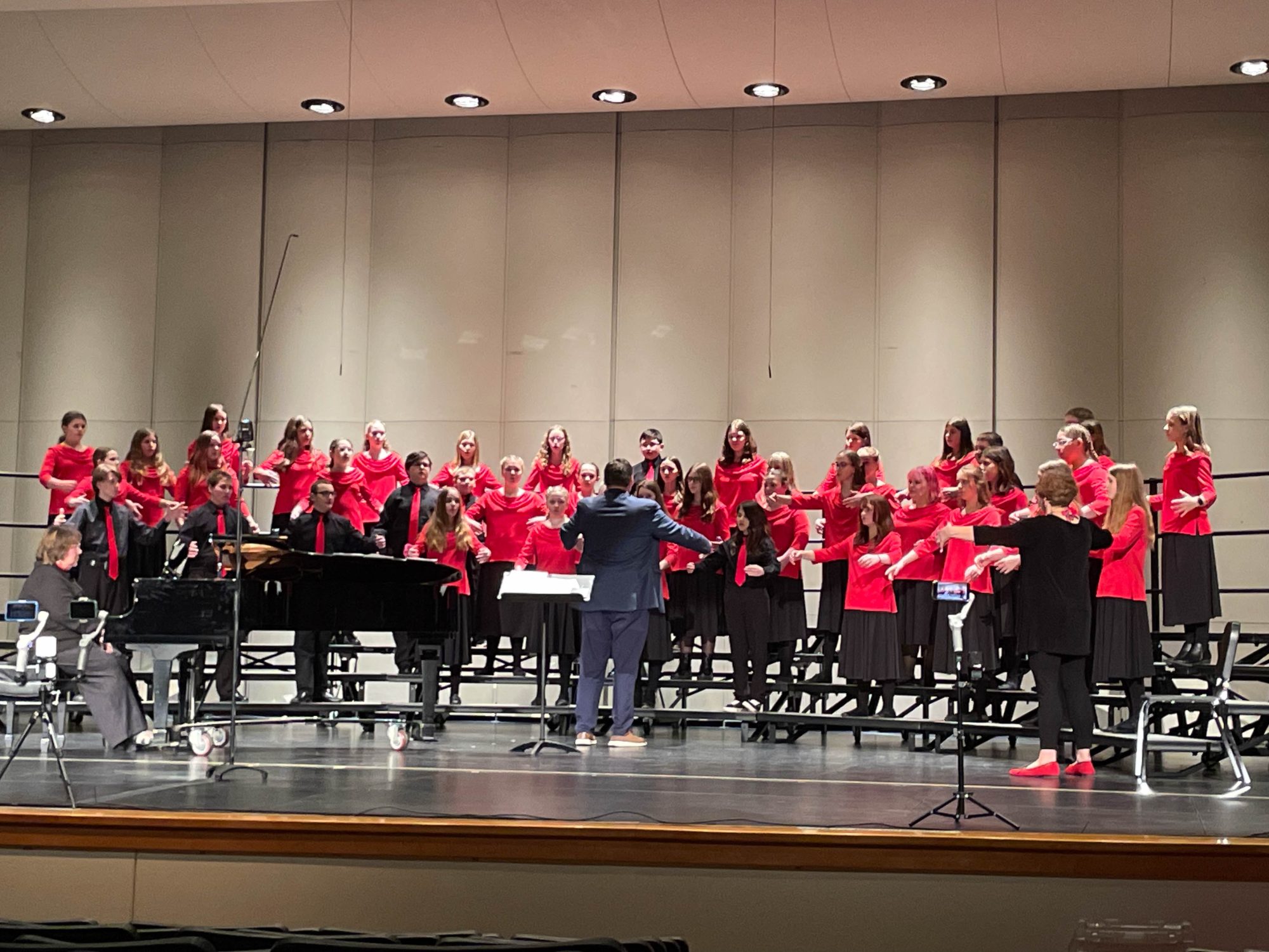 Middle School Choirs Bring Home Top Ratings from District 12 Festival