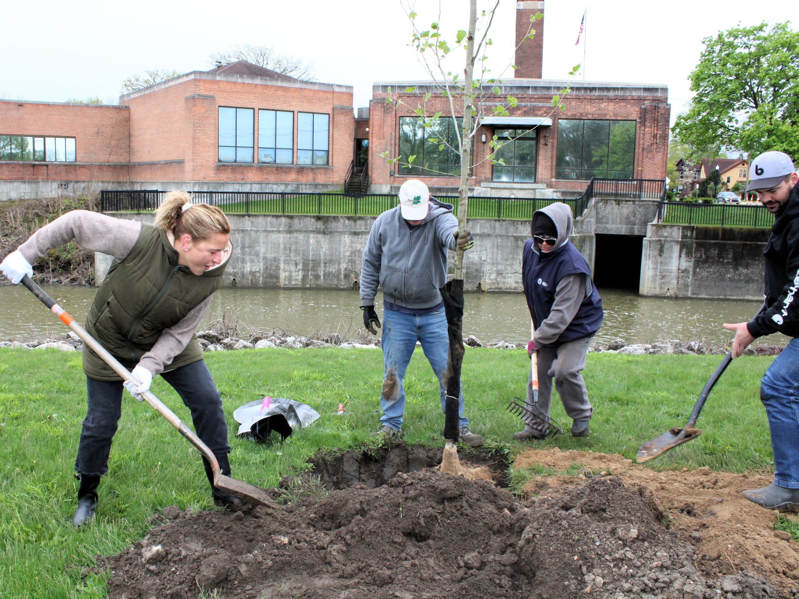 Milan Volunteers Plant 40 Trees for the Future
